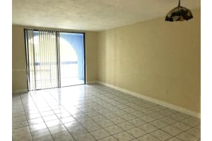9440 Fontainebleau Blvd APT 212, Miami, FL 33172, Sold 04/01/24