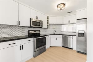 10026 Hammocks Blvd Apt 201-6, Miami, FL 33196, Sold 02/29/24