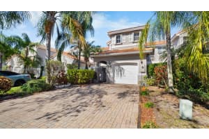 1125 Doveplum St, Hollywood, FL 33019, Sold 04/10/24