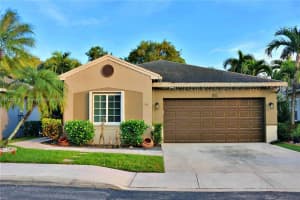 302 E Riverbend Dr, Sunrise, FL 33326, Sold 03/04/24