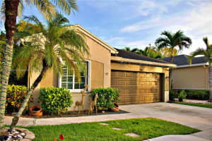 302 E Riverbend Dr, Sunrise, FL 33326, Sold 03/04/24