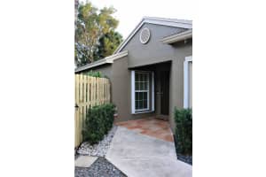 302 E Riverbend Dr, Sunrise, FL 33326, Sold 03/04/24