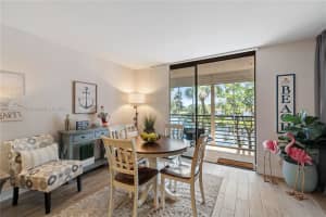 901 Colony Point Cir APT 309, Pembroke Pines, FL 33026, Sold 04/02/24