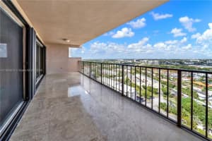 1800 NE 114th St APT 2102, Miami, FL 33181, Sold 07/08/24