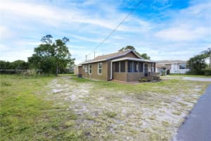 905 SE Tarpon Ave, Stuart, FL 34994, Sold 11/19/24