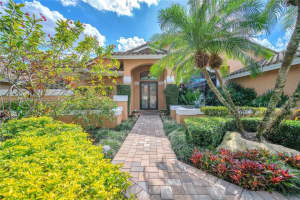 1020 Creekford Dr, Weston, FL 33326, Sold 04/30/24
