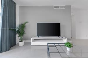 3801 S Ocean Dr #9r, Hollywood, FL 33019, Sold 08/21/24