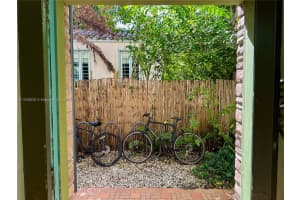 1520 Euclid Ave APT 8, Miami Beach, FL 33139, Sold 04/04/24