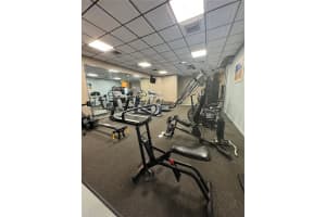 901 Colony Point Cir APT 322, Pembroke Pines, FL 33026, Sold 08/27/24