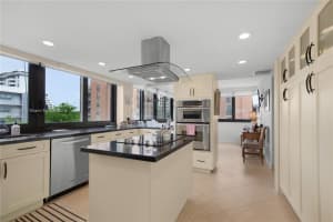 700 Coral Wy APT 3, Coral Gables, FL 33134, Sold 02/03/25