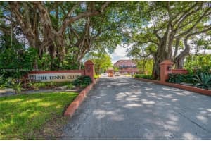 630 Tennis Club Dr APT 201, Fort Lauderdale, FL 33311, Sold 08/19/24
