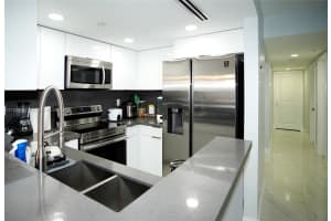 5249 NW 7th St APT 118, Miami, FL 33126, Sold 06/14/24