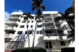 1665 Bay Rd APT 425, Miami Beach, FL 33139, Sold 06/25/24