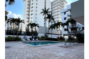 1665 Bay Rd APT 425, Miami Beach, FL 33139, Sold 06/25/24
