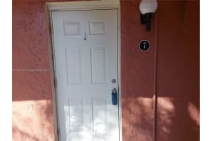 1405 Miami Rd APT 7, Fort Lauderdale, FL 33316, Sold 05/03/24