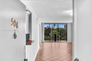 20400 W Country Club Dr APT 506, Aventura, FL 33180, Sold 06/24/24