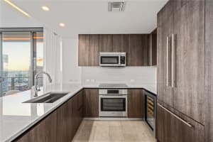 88 SW 7th St Apt 2612, Miami, FL 33130, Sold 04/12/24