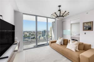 90 SW 3rd St APT 3407, Miami, FL 33130, Sold 07/31/24