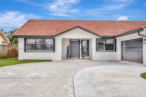 6410 Olde Moat Way, Davie, FL 33331, Sold 04/08/24