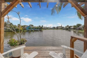 9020 SE Jupiter Narrows Pl, Hobe Sound, FL 33455, Sold 03/28/24