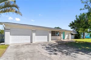 107 W Lake Dr, Lehigh Acres, FL 33936, Sold 03/27/24