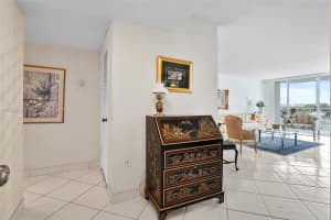 18061 Biscayne Blvd APT 304, Aventura, FL 33160, Sold 05/13/24