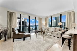 68 SE 6th St Apt 2401, Miami, FL 33131, Sold 08/01/24