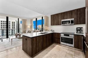 68 SE 6th St Apt 2401, Miami, FL 33131, Sold 08/01/24