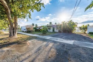 18240 NW 78th Ave, Hialeah, FL 33015, Sold 10/18/24