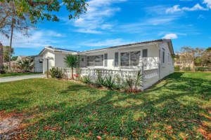 8541 NW 17th Pl, Plantation, FL 33322, Sold 10/08/24