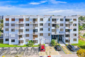 8251 NW 8th St APT 416, Miami, FL 33126, Sold 08/06/24