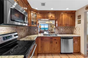 2625 Collins Ave APT 607, Miami Beach, FL 33140, Sold 04/19/24
