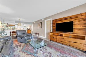 9611 N Hollybrook Lake Dr APT 108, Pembroke Pines, FL 33025, Sold 07/11/24