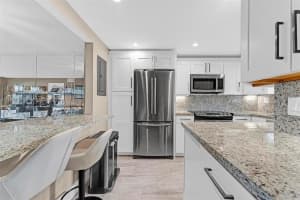 9611 N Hollybrook Lake Dr APT 108, Pembroke Pines, FL 33025, Sold 07/11/24