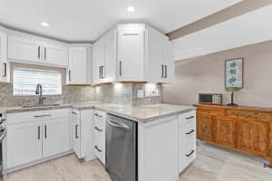 9611 N Hollybrook Lake Dr APT 108, Pembroke Pines, FL 33025, Sold 07/11/24