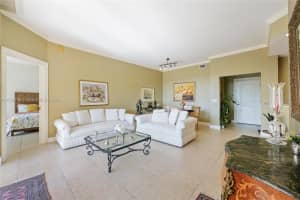16101 Emerald Estates Dr APT 445, Weston, FL 33331, Sold 03/08/24