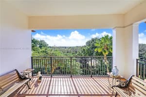 16101 Emerald Estates Dr APT 445, Weston, FL 33331, Sold 03/08/24