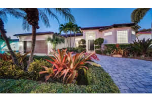 6951 Loch ness Dr, Miami Lakes, FL 33014, Sold 04/30/24