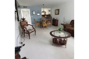 8050 W McNab Rd APT 323, Tamarac, FL 33321, Sold 08/02/24