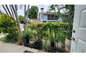 2753 S Oakland Forest Dr APT 203, Oakland Park, FL 33309, Sold 04/12/24