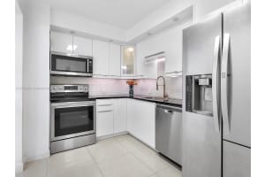 3375 N Country Club Dr APT 705, Aventura, FL 33180, Sold 05/02/24