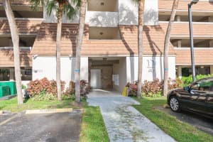 481 Ives Dairy Rd Apt 401-4, Miami, FL 33179, Sold 05/31/24