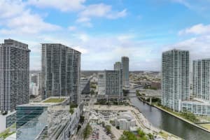 68 SE 6th St Apt 3004, Miami, FL 33131, Sold 10/16/24