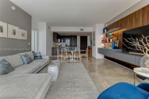 68 SE 6th St Apt 3004, Miami, FL 33131, Sold 10/16/24