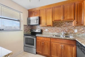 2314 S Cypress Bend Dr APT 513, Pompano Beach, FL 33069, Sold 09/20/24