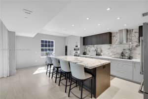 110 Hendricks Isle APT 5, Fort Lauderdale, FL 33301, Sold 04/10/24