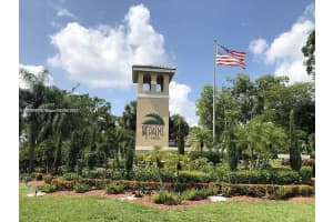 202 Palm Cir W, Pembroke Pines, FL 33025, Sold 04/15/24