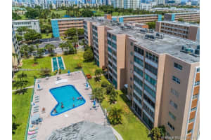 301 NE 14th Ave APT 501, Hallandale Beach, FL 33009, Sold 03/20/24