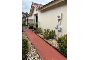 5336 NW 189th St, Miami Gardens, FL 33055, Sold 03/20/24