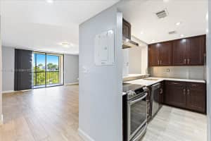 8075 SW 107th Ave APT 322, Miami, FL 33173, Sold 04/17/24